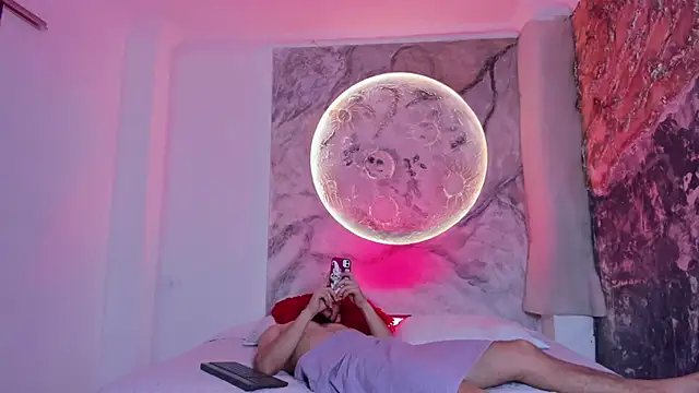 TyagoRoberts online show from October 11, 1:42 pm