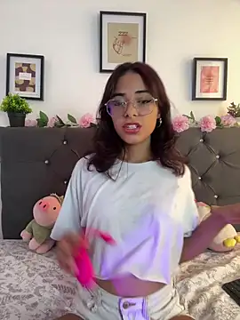 Im Lyan online show from November 14, 4:28 pm