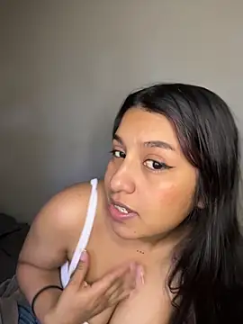  Chloe Smith online show from October 4, 1:09 pm