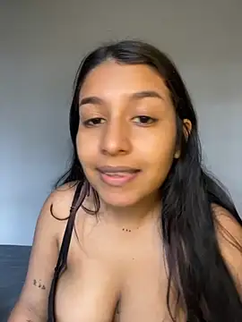  Chloe Smith online show from October 7, 7:00 pm