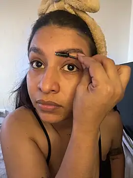  Chloe Smith online show from April 4, 4:15 pm