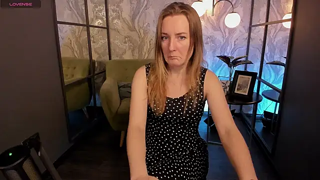 MeggySun online show from November 17, 1:39 pm