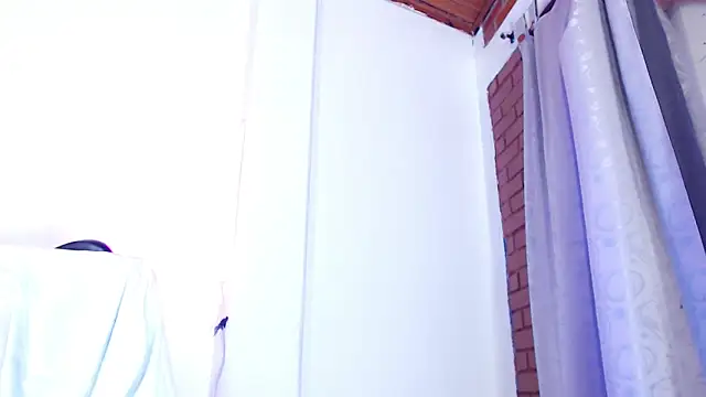 aura-monet online show from October 26, 4:40 am