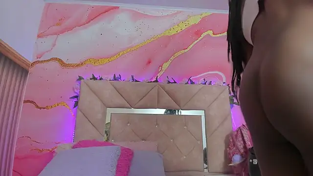 Taylor oriana  online show from November 8, 10:59 am