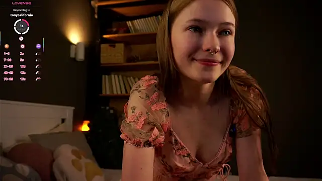 Snapshot of LynHillaire chatting on January 9, 2:42 pm LynHillaire online show from January 9, 2:42 pm