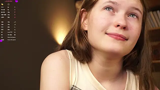 Snapshot of LynHillaire chatting on January 18, 1:26 pm LynHillaire online show from January 18, 1:26 pm