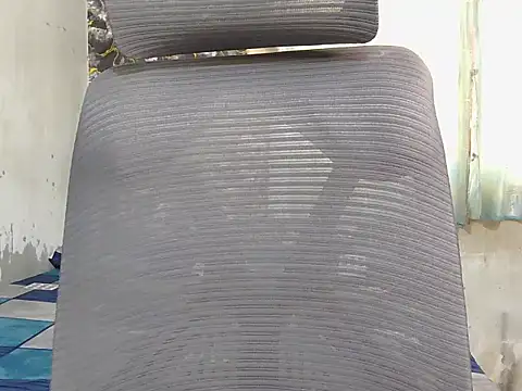 Snapshot of its_your_princess chatting on April 8, 6:57 am its your princess online show from April 8, 6:57 am