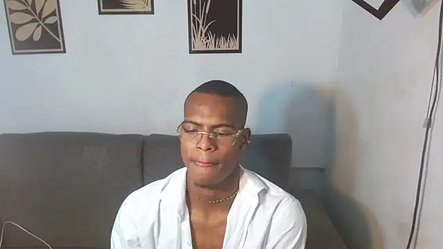 criss zuri online show from September 26, 11:25 am