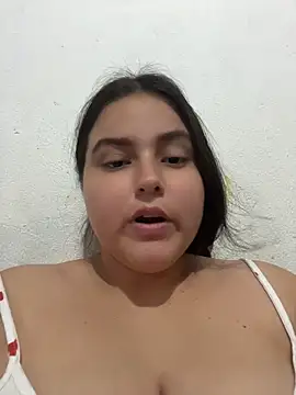 mia-08martinez  online show from May 13, 8:49 pm