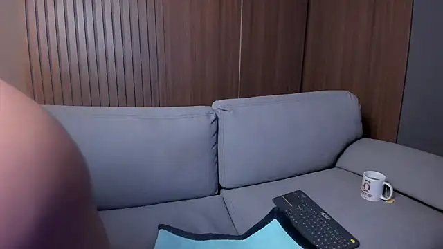 milaowens online show from February 18, 10:49 am