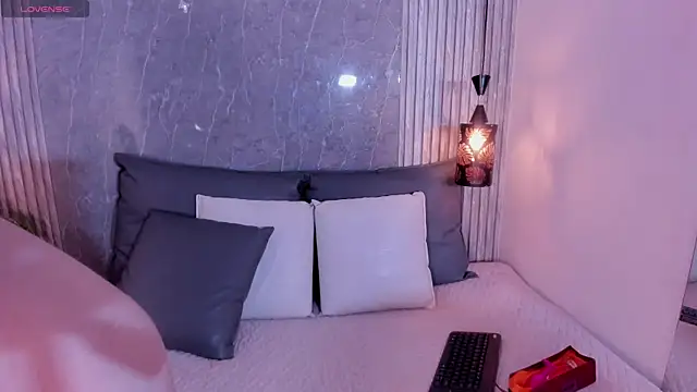 Missblonde doll online show from November 11, 9:37 pm