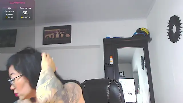 Vicky hotmilf online show from March 5, 8:43 am