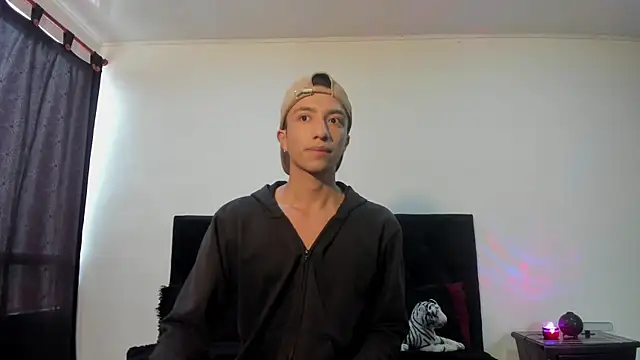 mhatias  online show from November 17, 3:51 pm