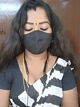 Snapshot of tamilammukuttyy chatting on July 26, 3:58 am tamilammukuttyy online show from July 26, 3:58 am
