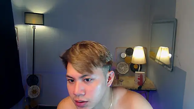 Snapshot of Urfucker_drei chatting on September 27, 8:41 am Urfucker drei online show from September 27, 8:41 am