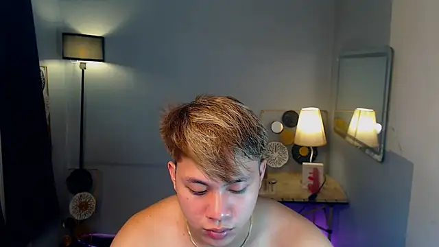 Snapshot of Urfucker_drei chatting on September 28, 9:03 am Urfucker drei online show from September 28, 9:03 am