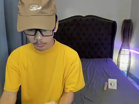 Snapshot of fucking_hot2 chatting on January 18, 2:59 am fucking hot2 online show from January 18, 2:59 am