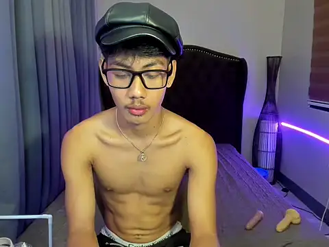 Snapshot of fucking_hot2 chatting on April 10, 2:28 am fucking hot2 online show from April 10, 2:28 am