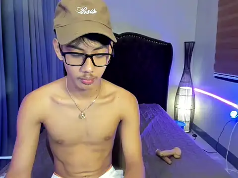 Snapshot of fucking_hot2 chatting on April 10, 4:01 pm fucking hot2 online show from April 10, 4:01 pm