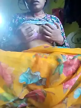 Snapshot of Bebo_Sweety143 chatting on November 6, 8:26 am Bebo Sweety143 online show from November 6, 8:26 am