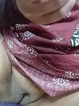Snapshot of desi_boudi87 chatting on January 10, 5:09 am desi boudi87 online show from January 10, 5:09 am