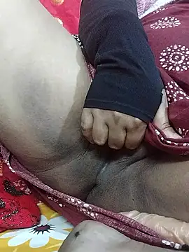 Snapshot of desi_boudi87 chatting on January 10, 5:26 pm desi boudi87 online show from January 10, 5:26 pm
