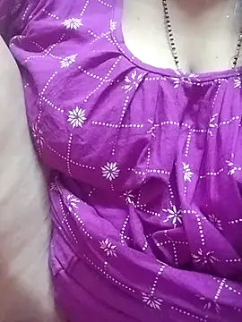 Snapshot of desi_boudi87 chatting on February 20, 8:27 am desi boudi87 online show from February 20, 8:27 am