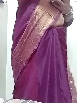Snapshot of desi_boudi87 chatting on February 22, 8:24 am desi boudi87 online show from February 22, 8:24 am