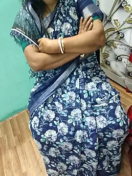 Snapshot of desi_boudi87 chatting on February 27, 8:36 am desi boudi87 online show from February 27, 8:36 am