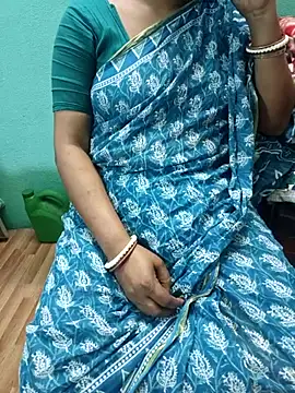 Snapshot of desi_boudi87 chatting on April 1, 1:01 pm desi boudi87 online show from April 1, 1:01 pm