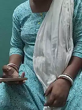 Snapshot of desi_boudi87 chatting on June 9, 10:38 am desi boudi87 online show from June 9, 10:38 am