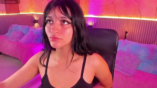 LindaWz  online show from October 12, 4:55 am