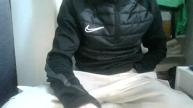 Snapshot of juju78jujuu chatting on February 8, 7:12 am juju78jujuu online show from February 8, 7:12 am