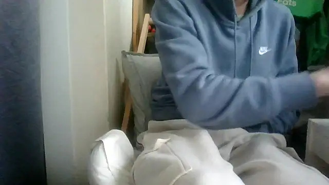 Snapshot of juju78jujuu chatting on February 27, 7:41 am juju78jujuu online show from February 27, 7:41 am