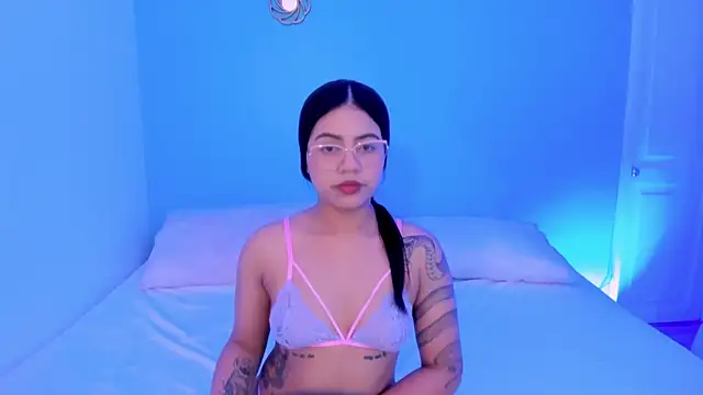 Snapshot of LiilithNova chatting on November 30, 4:27 am LiilithNova online show from November 30, 4:27 am