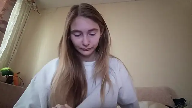 Nymera flare online show from September 18, 5:53 am