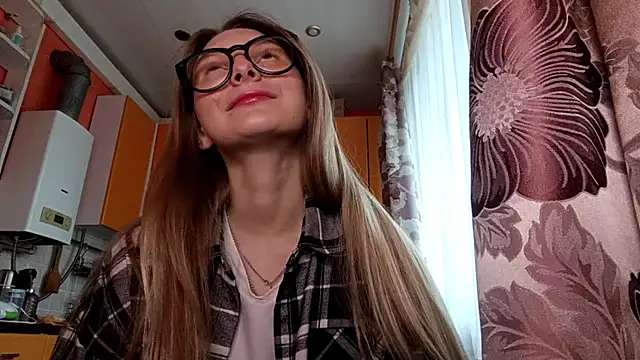 Nymera flare online show from October 30, 7:10 am