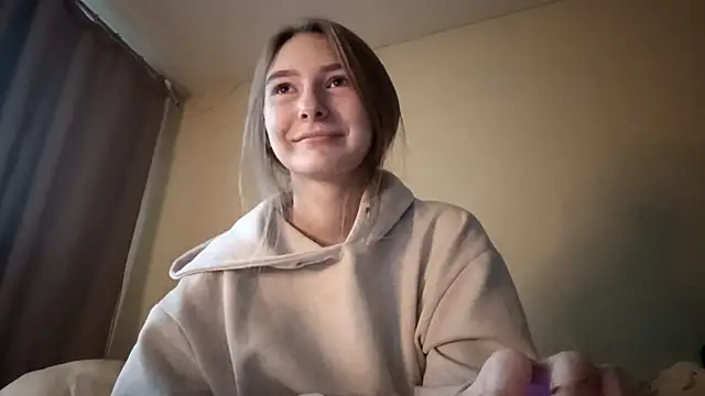 Nymera flare online show from December 1, 6:07 am