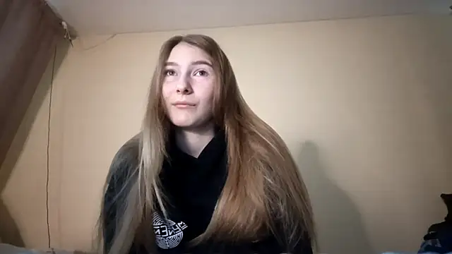 Nymera flare online show from December 17, 6:08 am