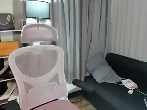 Seductive Margaux online show from December 16, 11:15 am