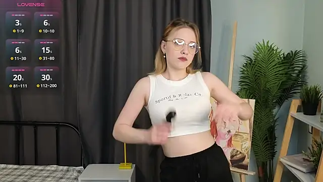 HollieCollelo online show from November 25, 3:28 am