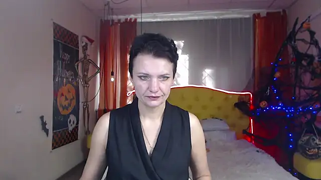 AvaSaturnian online show from October 31, 11:44 am