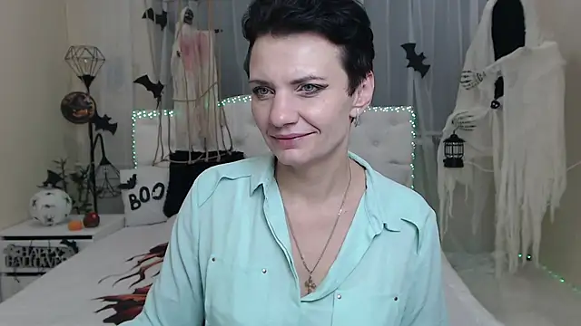 AvaSaturnian online show from November 3, 7:31 am