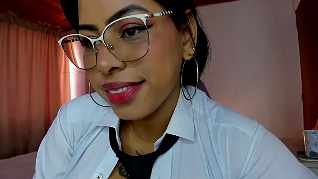 Michluxe 69 online show from June 25, 9:41 pm