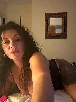 caramelandCurls online show from September 13, 9:47 pm