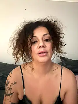 caramelandCurls online show from November 5, 10:43 pm