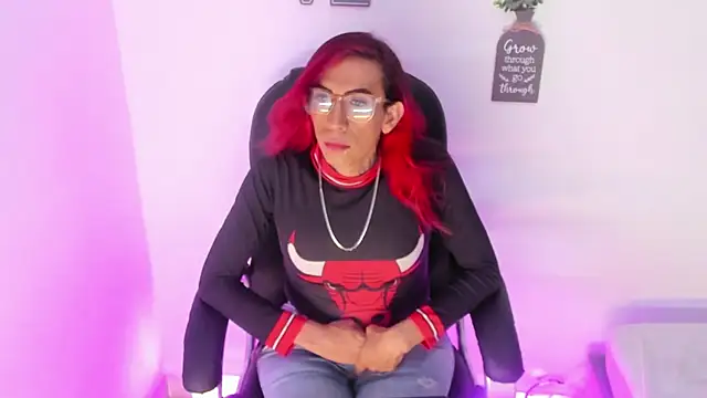 MissDiabla  online show from February 9, 7:18 pm