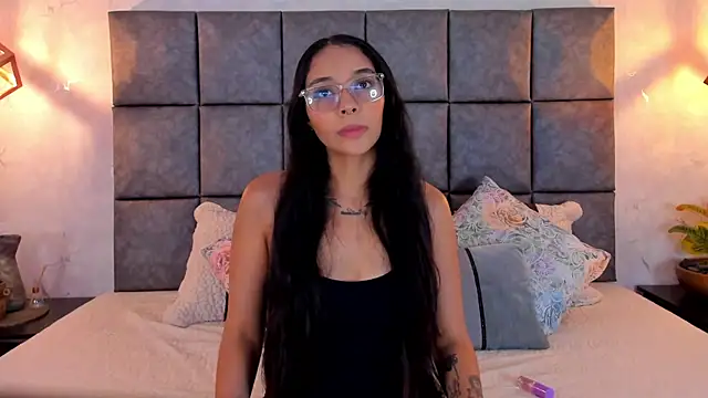 Snapshot of Roseaurora chatting on June 19, 10:52 am Roseaurora online show from June 19, 10:52 am