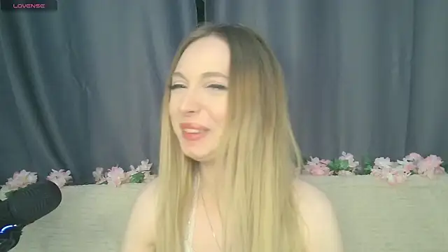 Snapshot of BabbbyFoxxx chatting on October 29, 1:41 am BabbbyFoxxx online show from October 29, 1:41 am