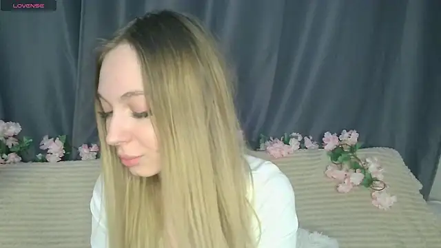 Snapshot of BabbbyFoxxx chatting on November 12, 4:02 am BabbbyFoxxx online show from November 12, 4:02 am